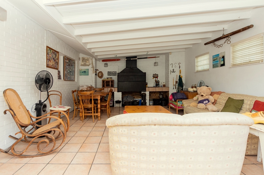 4 Bedroom Property for Sale in Middedorp Western Cape